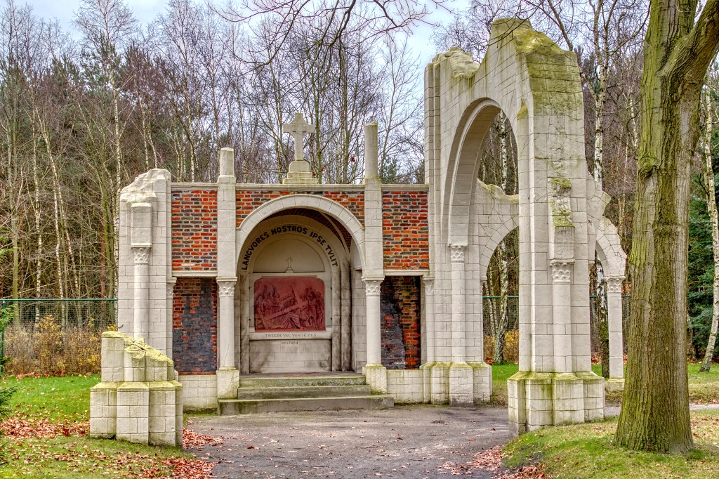 HDR kerkfotografie Mariapark Lommel Jesus Maria Sint Fransiscus Homo Josef Kerststal Mary kerstmis christmas noel bedevaart bedevaartplaats pilgrimage pelerinage heilig heilige holy saint